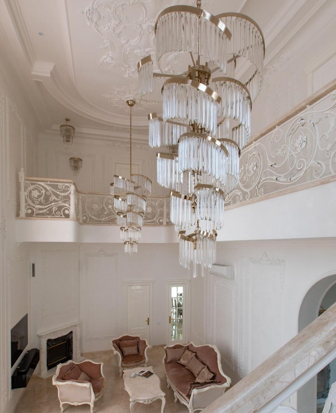 Oversized Modern Designer Creative Multi-tiered Luxury Spiral Crystal Chandelier For High-ceiling Foyer/Entryway/Hallway Chandeliers kevinstudiolives
