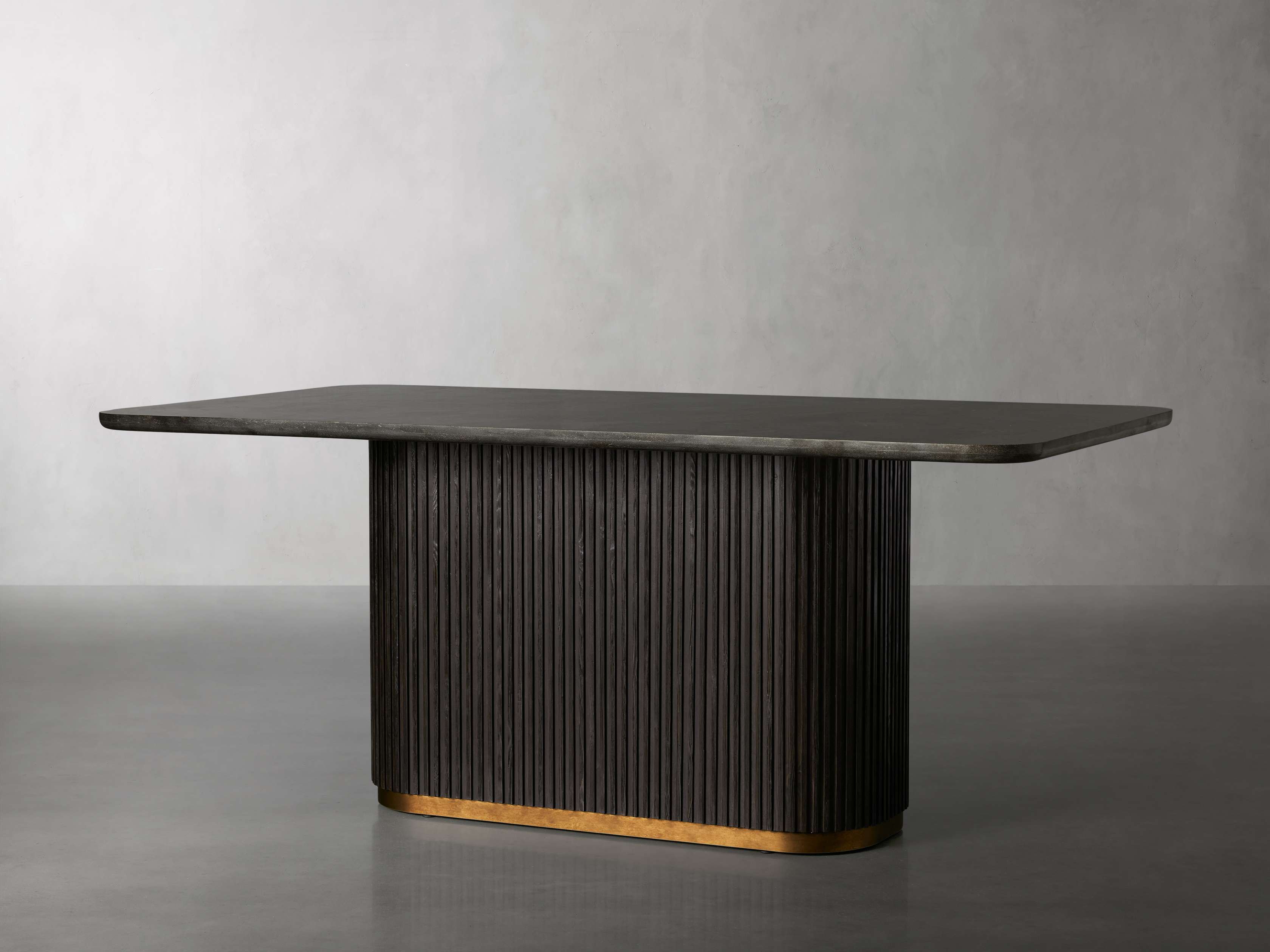 Finnley Dining Table