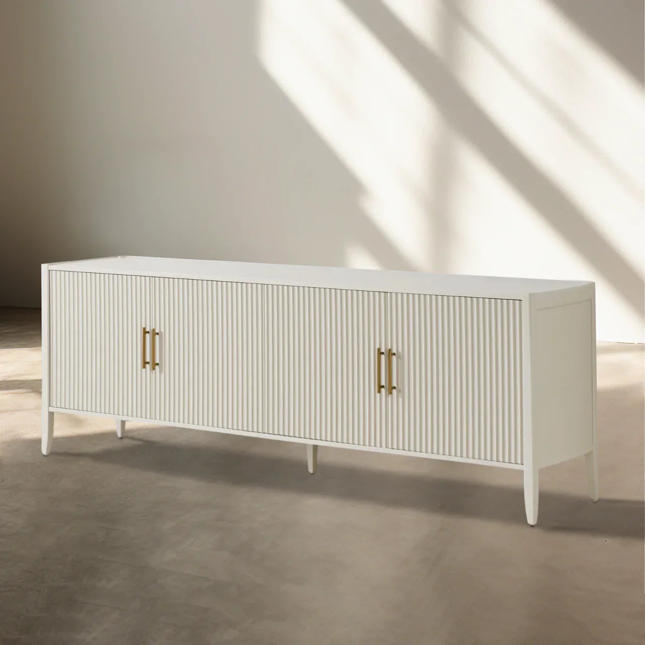 Louis Media Console